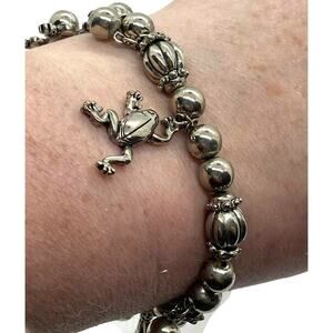 Frog Charm Bracelet Stretch Silver Tone Retro Novelty Fun Amphibians Vintage